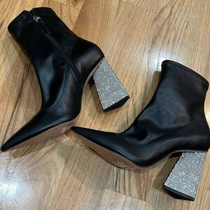 Schutz Cyrus Napa Leather Crystal Embellished Heel Ankle Boots Black NEW Size 8